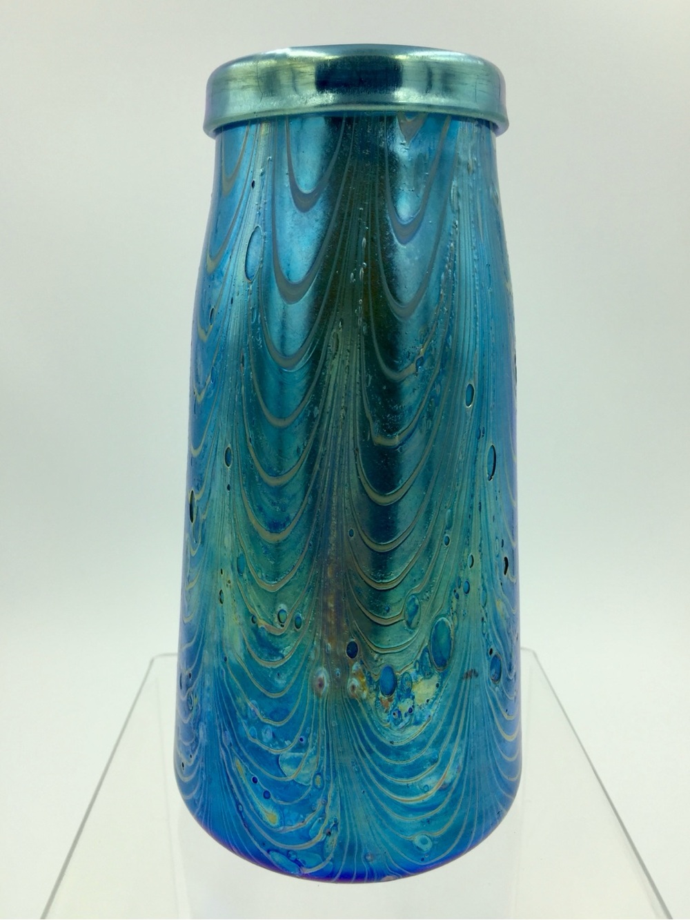 Vintage Handblown Artisan Pulled Thread Iridescent Blue Art Glass Vase